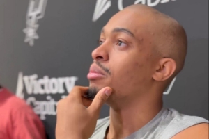 凯尔登谈与文班互剃光头：他脑袋上有个小包 所以我必须非常小心-NBA资讯