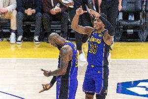 八村：我认为没人能像詹姆斯那样保持如此之久的顶尖水准