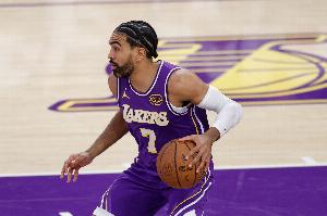 出场时间不如给布朗尼~文森特7投0中&三分5中0 15分钟一分未得