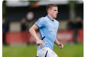 曼城官方：21岁前锋威尔·迪克森永久转会加盟英乙切斯特菲尔德