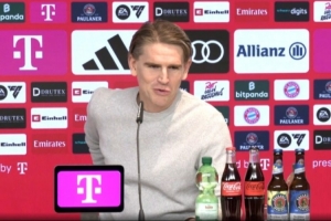 弗罗因德：我们对每位年轻球员进行个性化评估 查韦斯天赋很出色