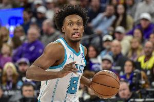 名记：森林狼之前也问过莫兰特 但现在他们将目标转到塞克斯顿上