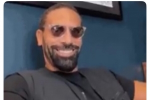 庆祝老东家德比取胜，费迪南德社媒：周末愉快，红魔！