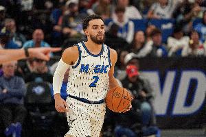 美记：魔术兜售泰厄斯·琼斯到期合同 后者正经历最失意赛季