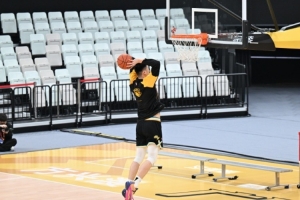 今晚19:35黄龙体育中心体育馆和大家不见不散！ ​​​