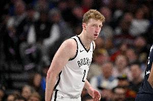 打停公牛！新秀沃尔夫篮下分球助夏普扣篮 随后自己强投三分命中