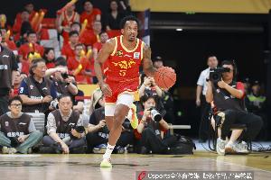 稍微发力就花了！小巴里·布朗24分钟 轻松砍下24分4板4助4断