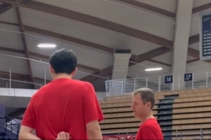 掘金系！前掘金助教Charles Klask今年任混音助教 赛前和小杨交流