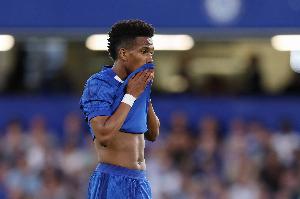 记者谈埃斯特旺缺阵原因：他是因为发烧导致没能出战布伦特福德