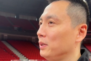 卢伟：我们还不是顶尖强队 所以尽量球员减压 张镇麟数据说明一切