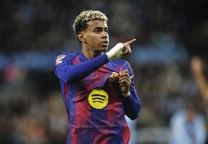 单场成功过人至少10次，本赛季五大联赛仅18岁的亚马尔做到