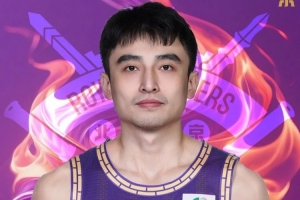 北控男篮对阵广州龙狮赛前踩场 新援罗汉琛跟队训练