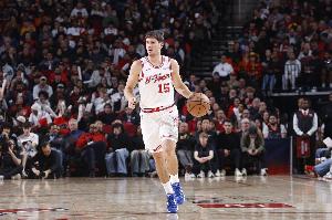 在场上效果一般！谢泼德半场三分3中2拿到8分 有2失误&正负值-12