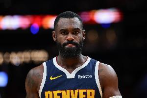 外线没开！小哈达威半场三分球5中1拿到6分1板2助