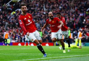 送出助攻打破僵局！官方：B费当选曼联2-0曼城的票选队内最佳