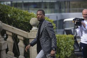 豪言壮语一场空，谢尔基遭埃弗拉嘲讽：不尊重曼联就是这样的结果